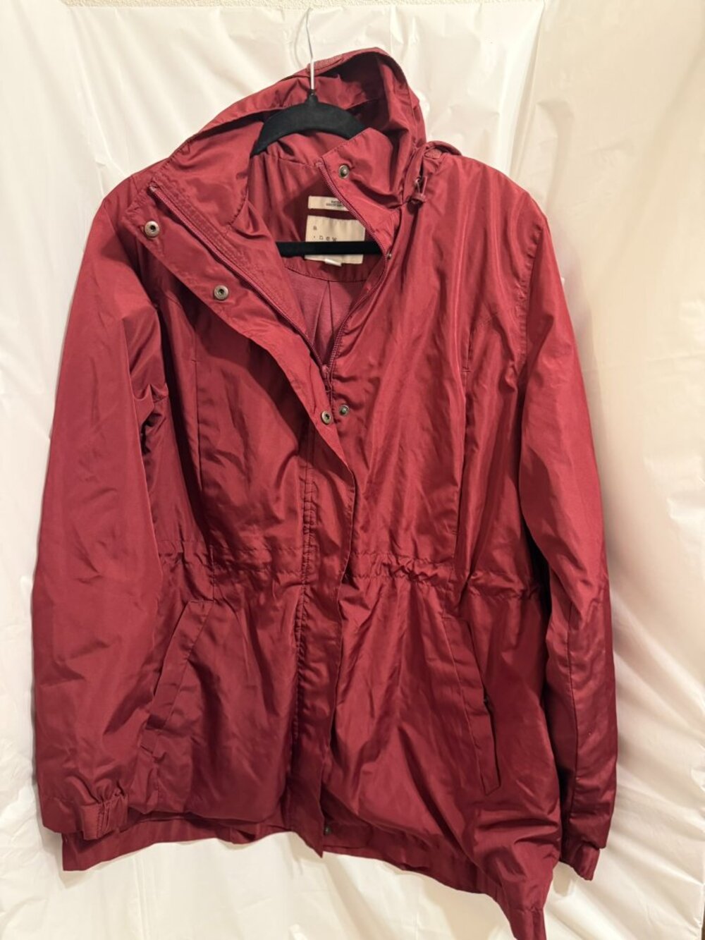 A New Day Womens Large L Burgundy Water Resistant Hooded Rain Jacket Windbreaker